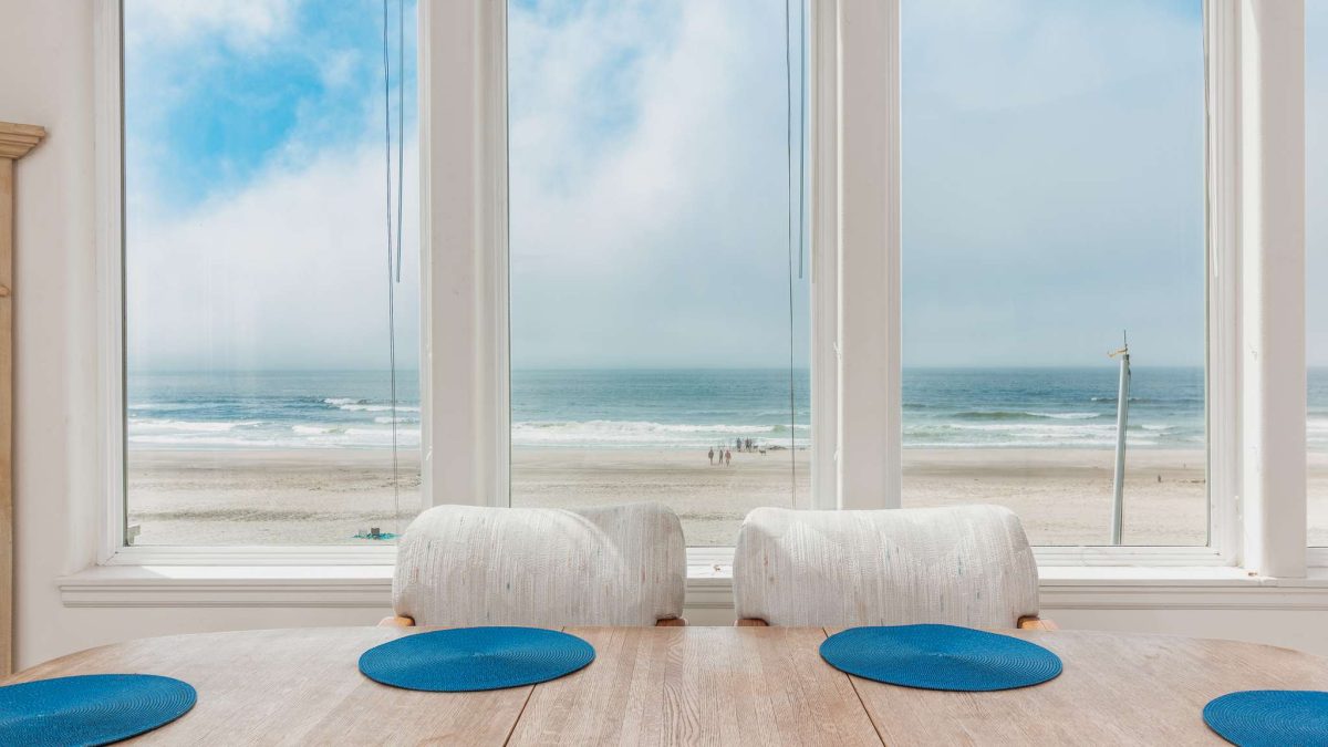 Roomy Beachfront Home in Tierra Del Mar